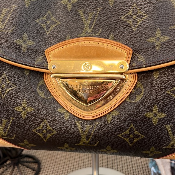 LOUIS VUITTON Beverly Vintage Shoulder Handbag - Picture 2 of 15